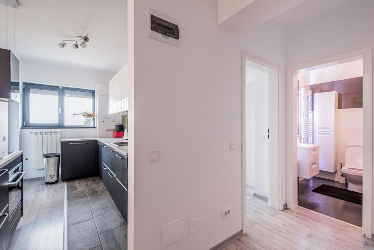 2-Room Penthouse Plaza Residence P1 Bukarest Exterior foto