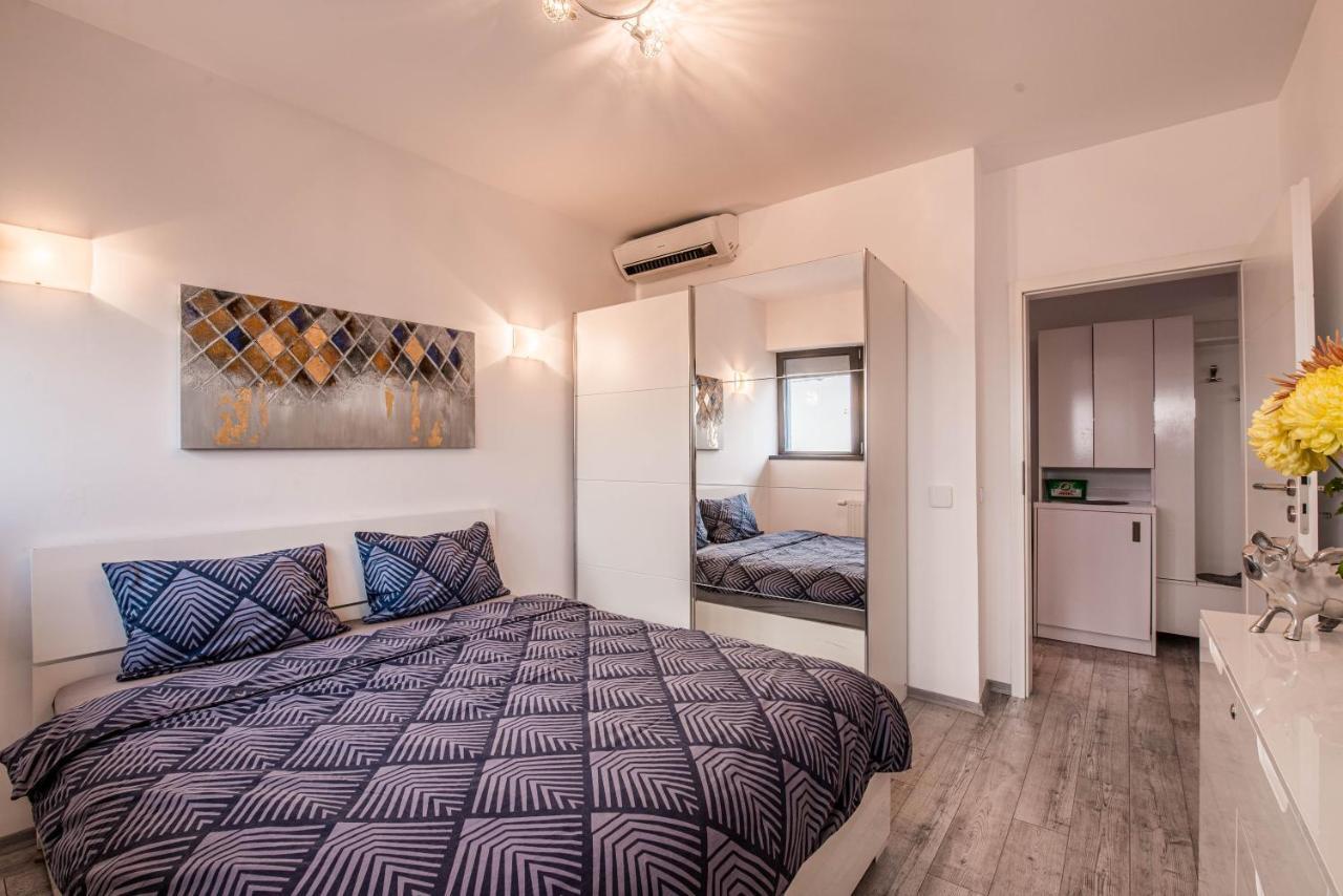2-Room Penthouse Plaza Residence P1 Bukarest Exterior foto